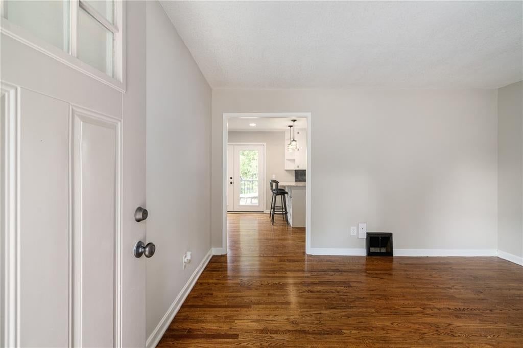 8542 Grandview Avenue — photo 10