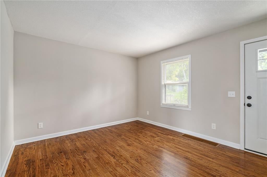 8542 Grandview Avenue — photo 12