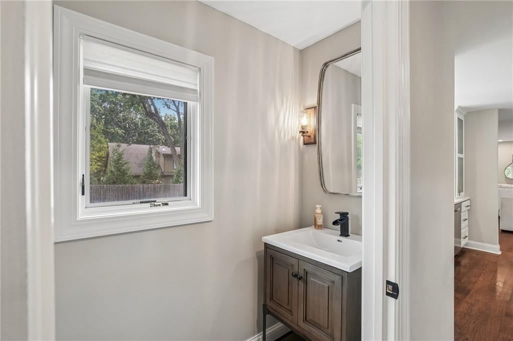 Photo 16 of 62 - 9029 Rosewood Drive, Prairie Village, KS 66207
