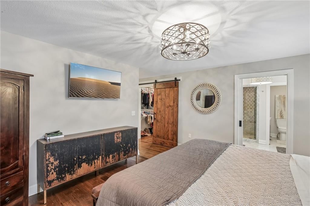 Photo 19 of 62 - 9029 Rosewood Drive, Prairie Village, KS 66207