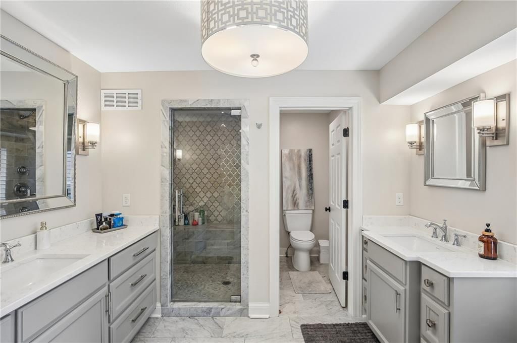 Photo 21 of 62 - 9029 Rosewood Drive, Prairie Village, KS 66207