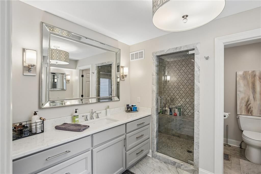Photo 22 of 62 - 9029 Rosewood Drive, Prairie Village, KS 66207
