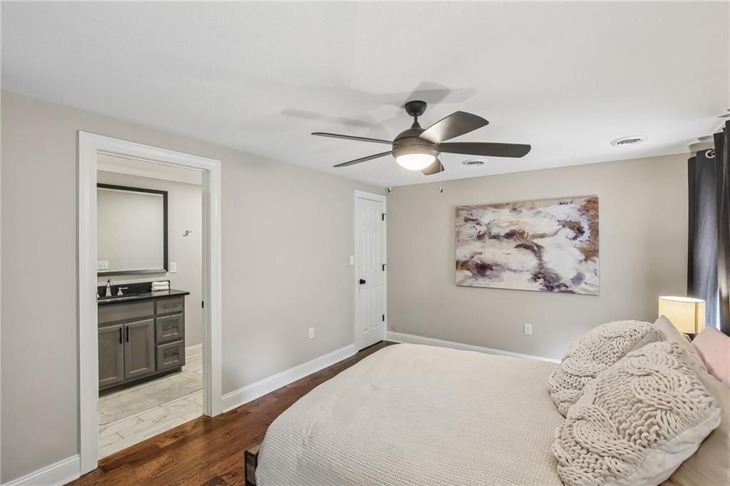 Photo 27 of 62 - 9029 Rosewood Drive, Prairie Village, KS 66207