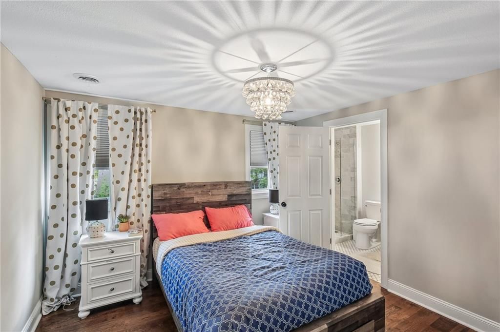 Photo 31 of 62 - 9029 Rosewood Drive, Prairie Village, KS 66207