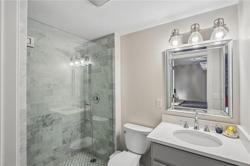 Photo 33 of 62 - 9029 Rosewood Drive, Prairie Village, KS 66207