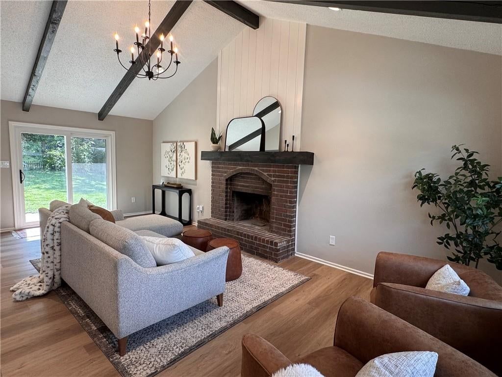 325 SE Brownfield Drive — photo 3