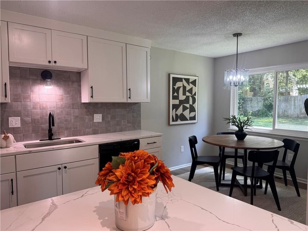 325 SE Brownfield Drive — photo 6