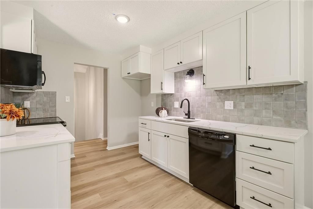 325 SE Brownfield Drive — photo 11