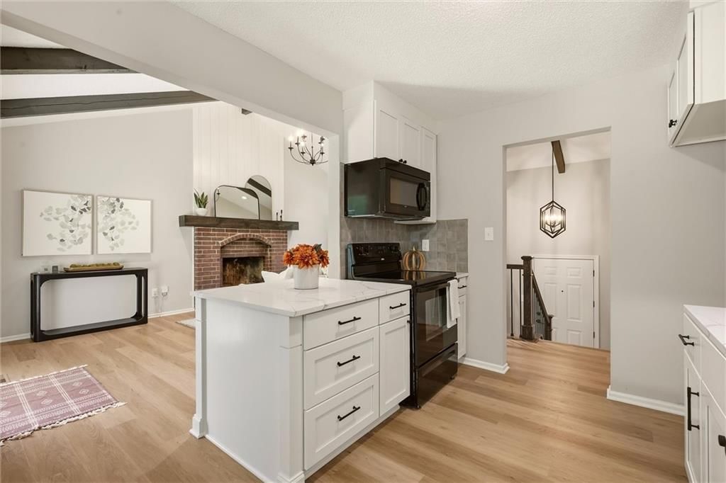 325 SE Brownfield Drive — photo 12