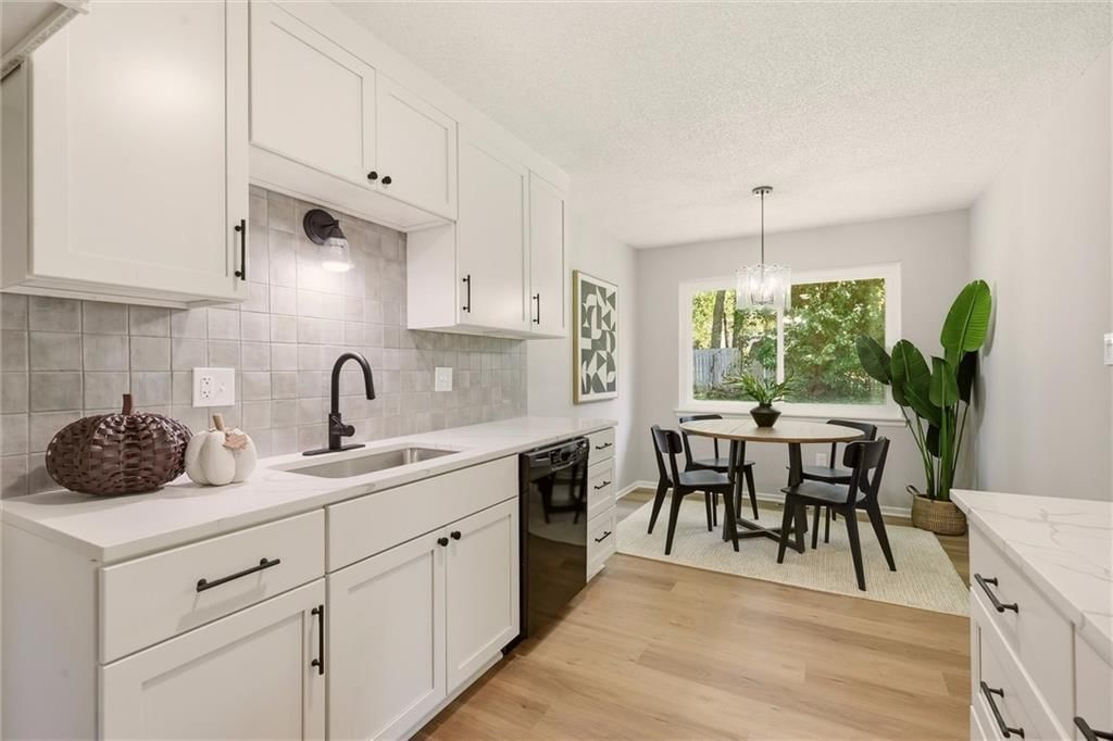 325 SE Brownfield Drive — photo 13