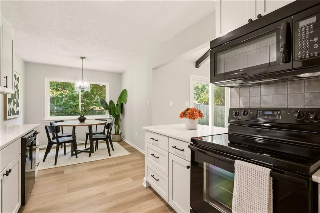 325 SE Brownfield Drive — photo 14
