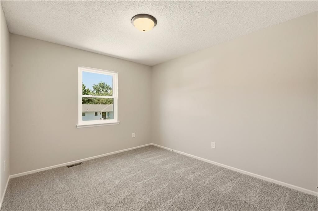 325 SE Brownfield Drive — photo 20