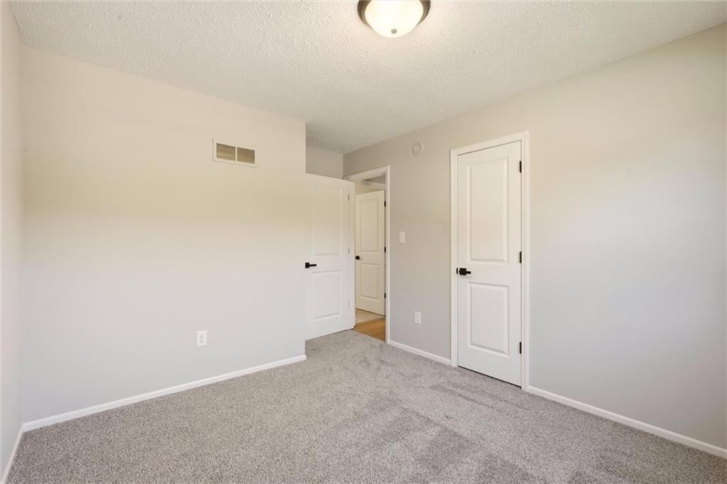 325 SE Brownfield Drive — photo 21
