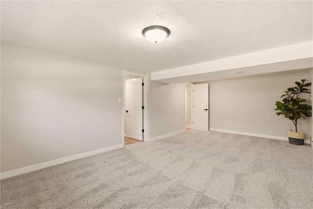 325 SE Brownfield Drive — photo 25