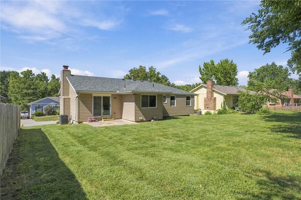 325 SE Brownfield Drive — photo 28