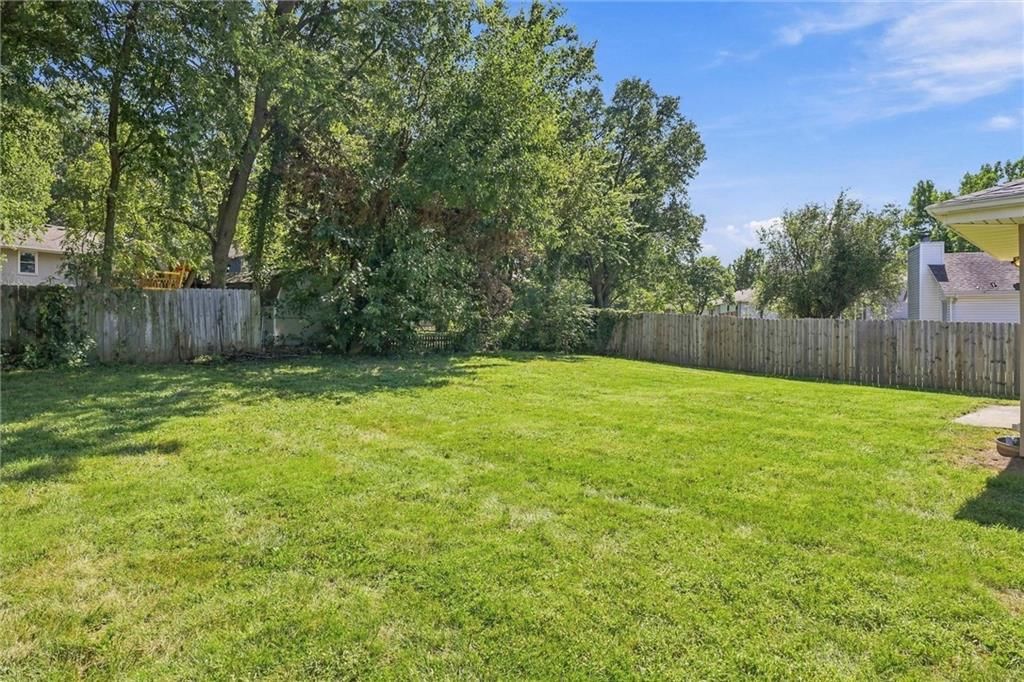 325 SE Brownfield Drive — photo 30