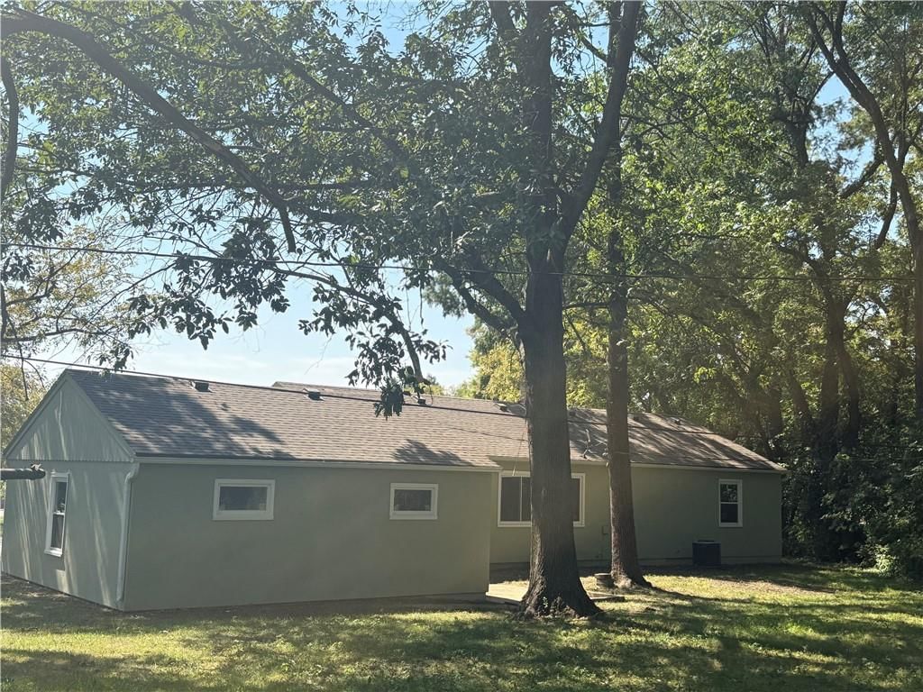 1704 E Mechanic Street — photo 18