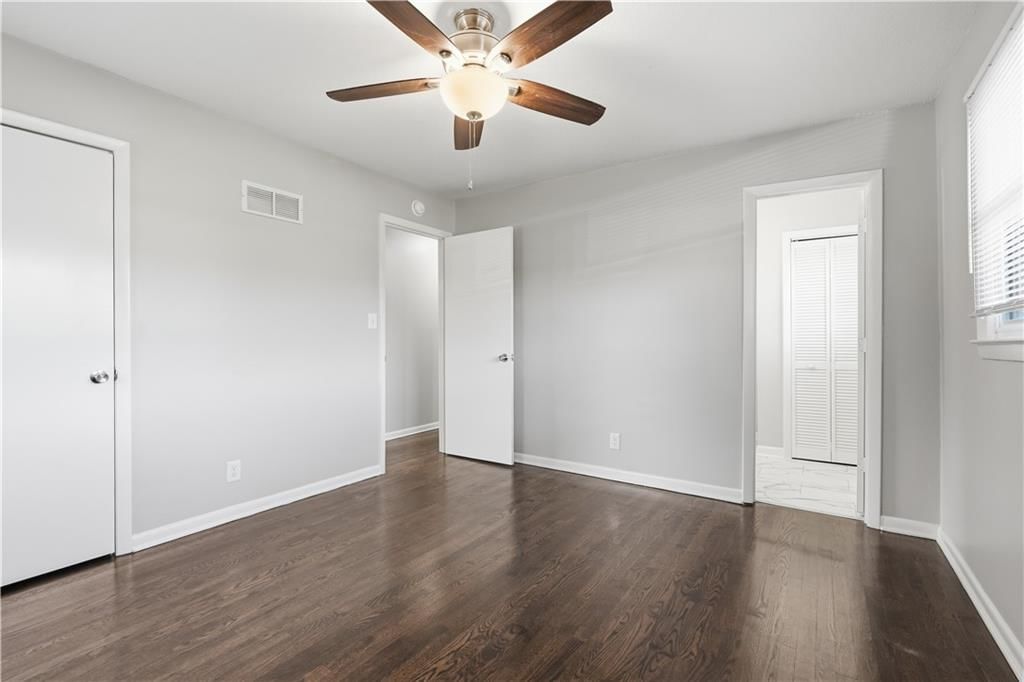 3920 Crane Avenue — photo 10