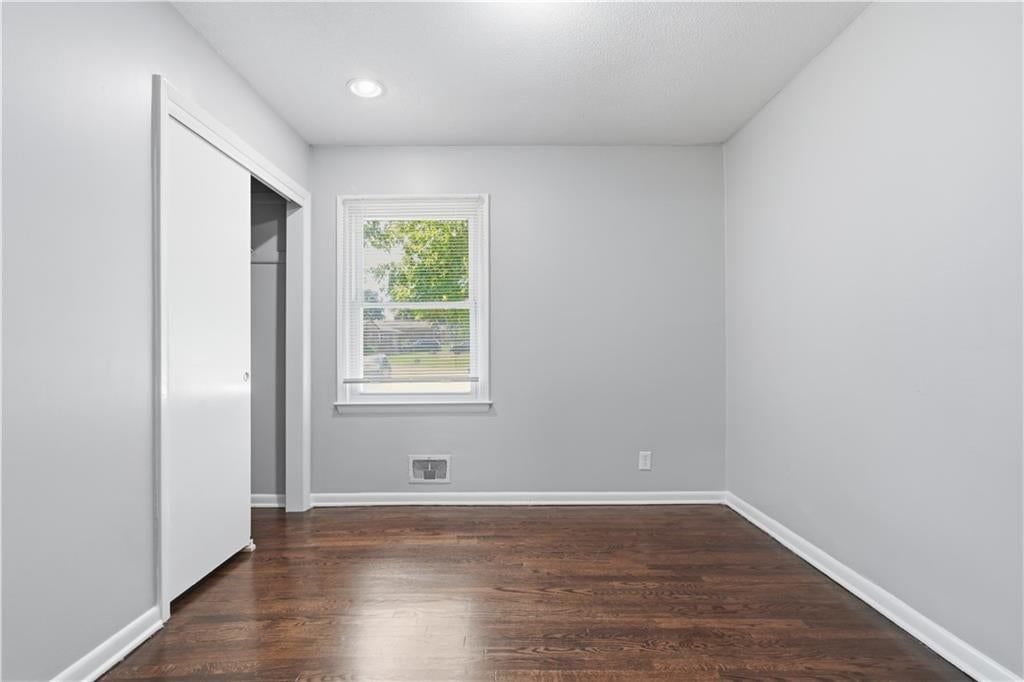 3920 Crane Avenue — photo 12