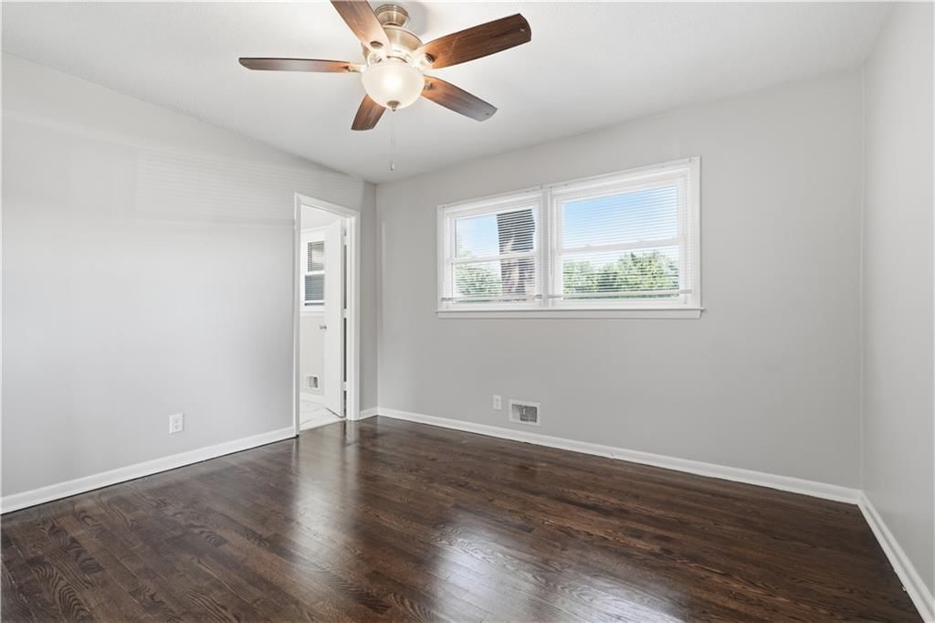 3920 Crane Avenue — photo 17