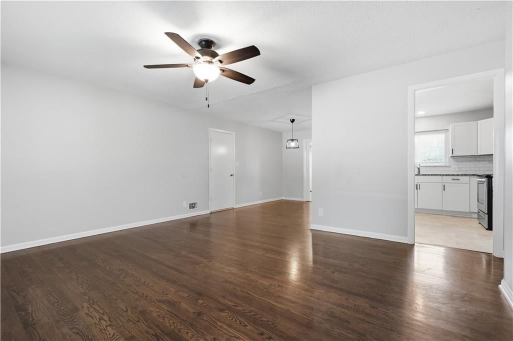 3920 Crane Avenue — photo 26