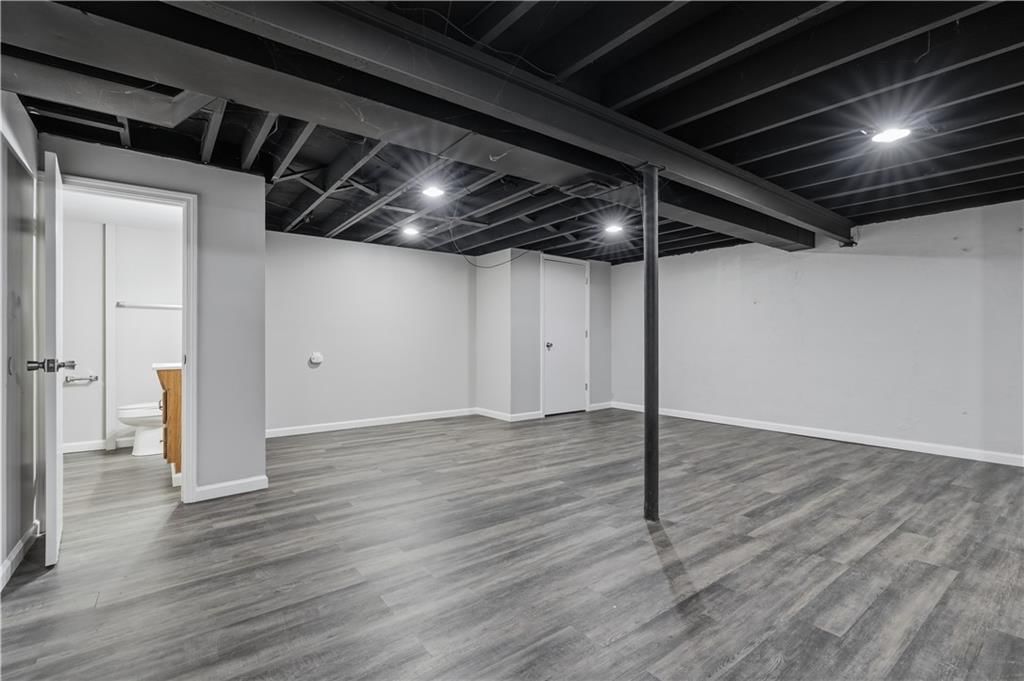 3920 Crane Avenue — photo 29