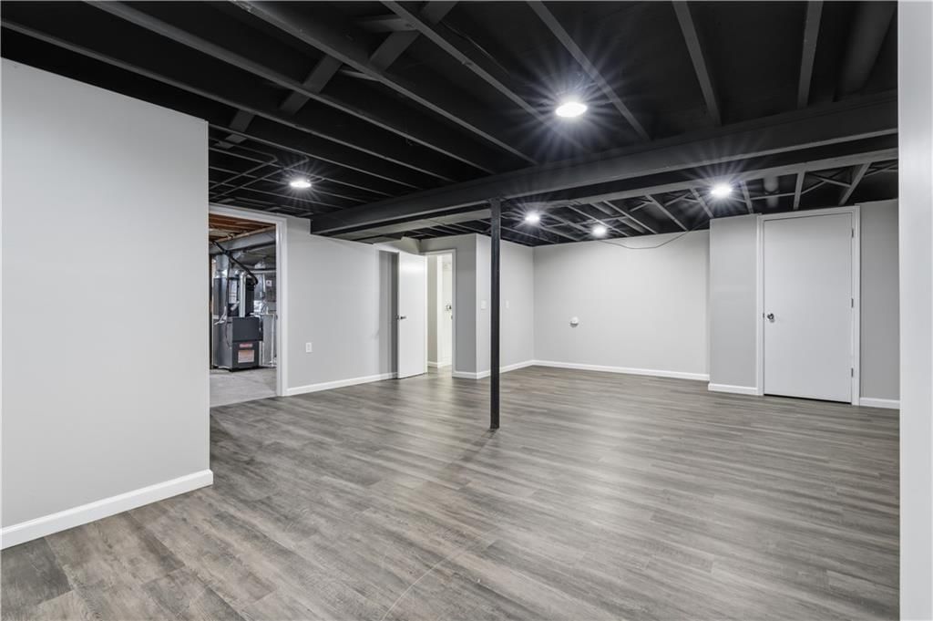 3920 Crane Avenue — photo 32