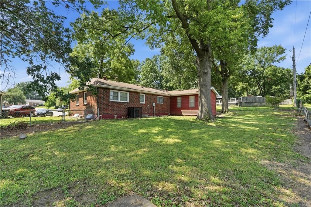 3920 Crane Avenue — photo 38