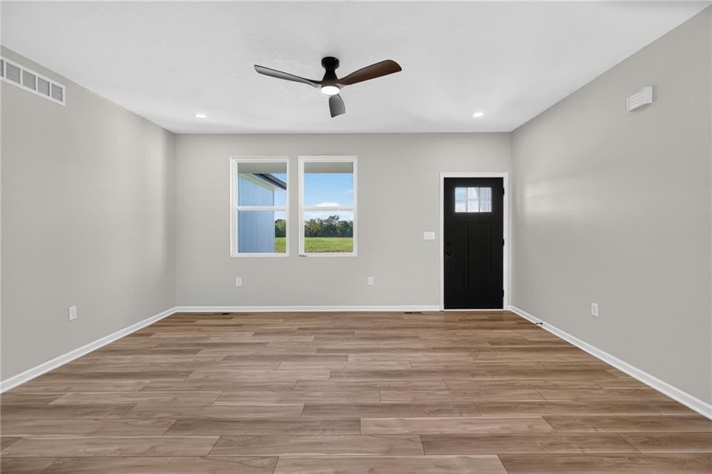 Photo 6 of 40 - 1415 Thomas Drive, Louisburg, KS 66053