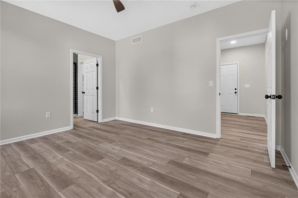 Photo 20 of 40 - 1415 Thomas Drive, Louisburg, KS 66053