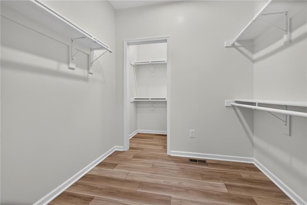 Photo 24 of 40 - 1415 Thomas Drive, Louisburg, KS 66053