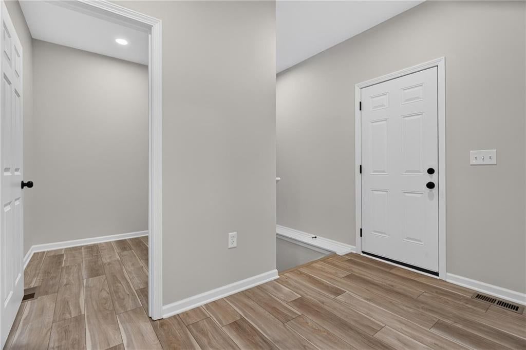 Photo 31 of 40 - 1415 Thomas Drive, Louisburg, KS 66053