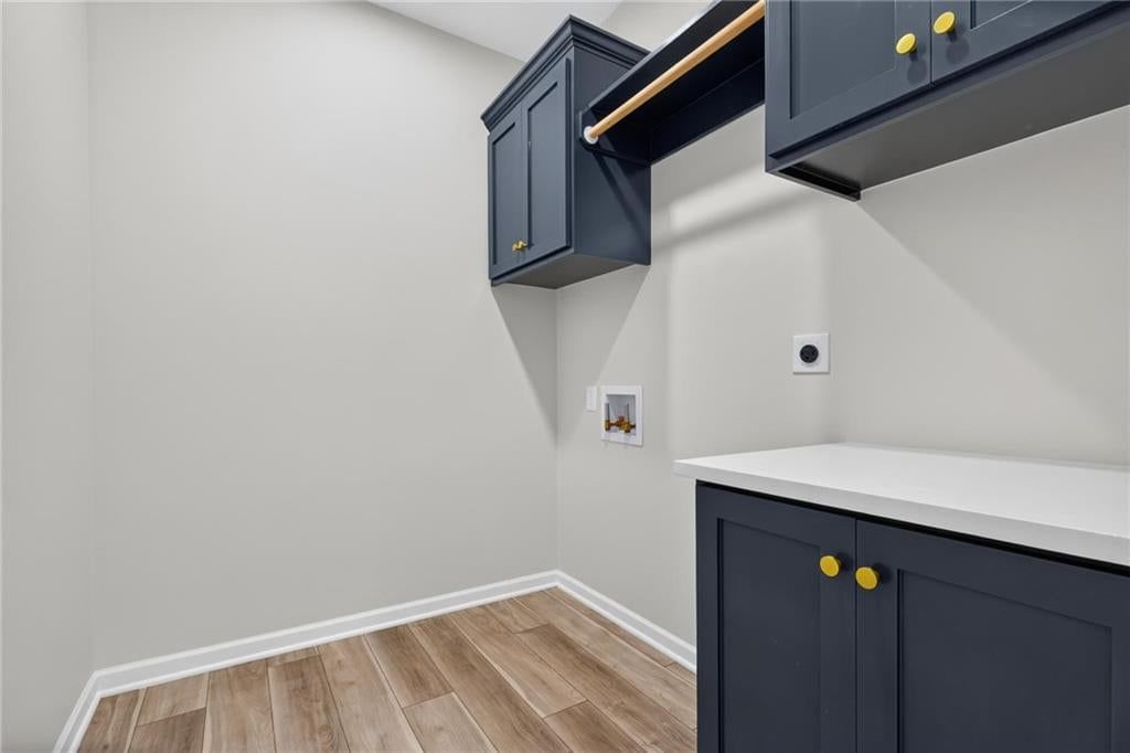 Photo 33 of 40 - 1415 Thomas Drive, Louisburg, KS 66053