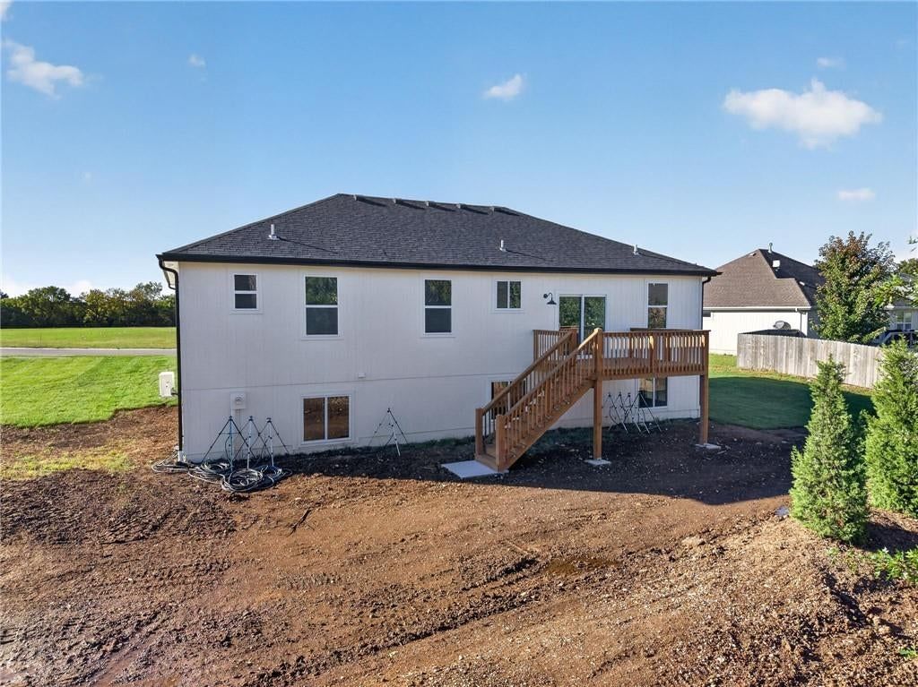 Photo 39 of 40 - 1415 Thomas Drive, Louisburg, KS 66053