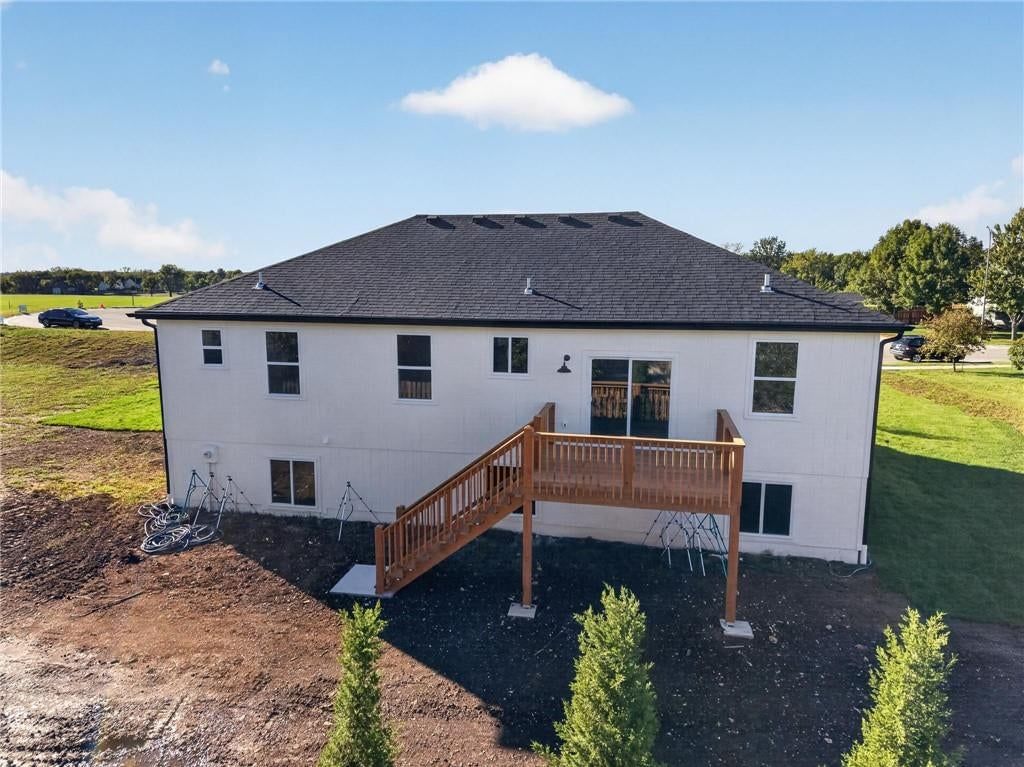 Photo 40 of 40 - 1415 Thomas Drive, Louisburg, KS 66053