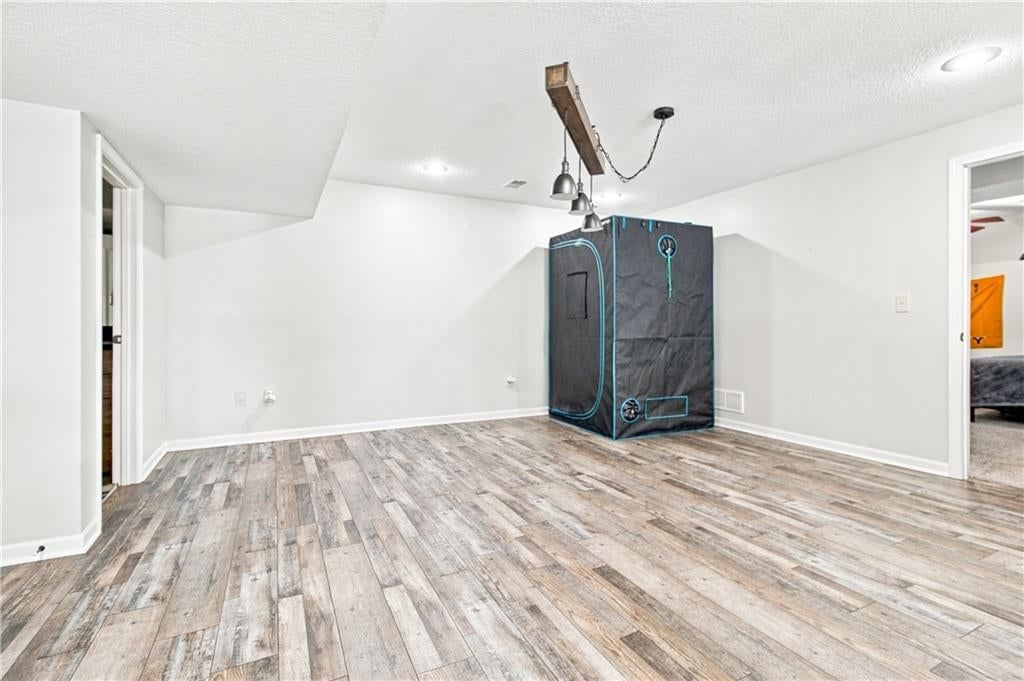 1115 N Glenview Avenue — photo 22