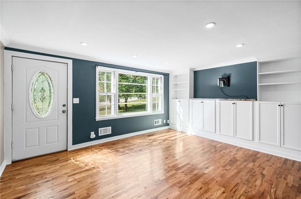 Photo 4 of 39 - 4516 NW Gleason Road, Kansas City, MO 64151