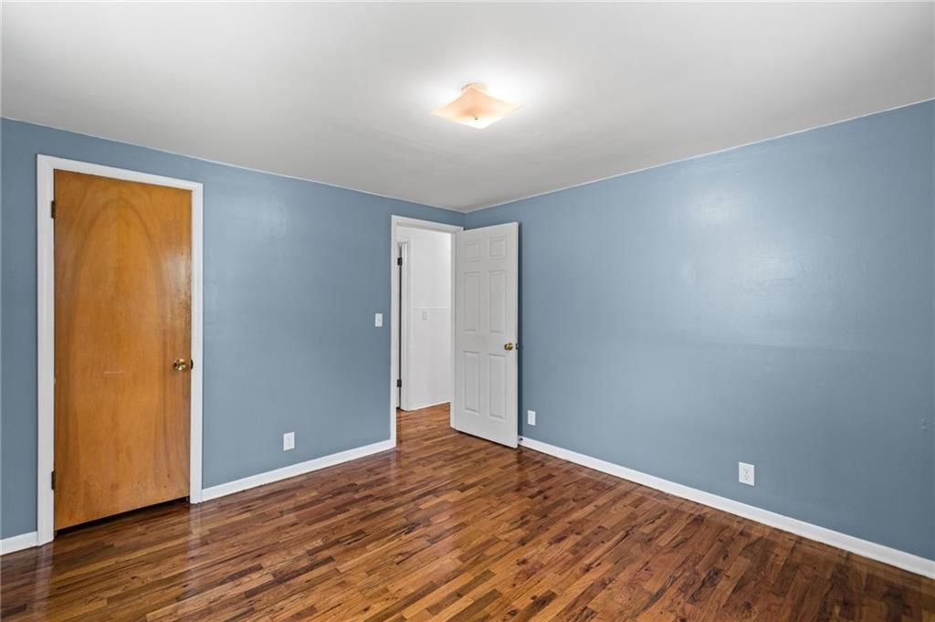 Photo 17 of 39 - 4516 NW Gleason Road, Kansas City, MO 64151