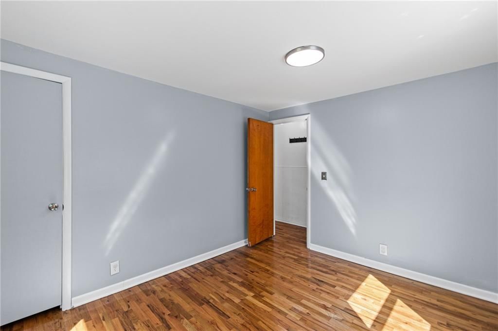 Photo 19 of 39 - 4516 NW Gleason Road, Kansas City, MO 64151