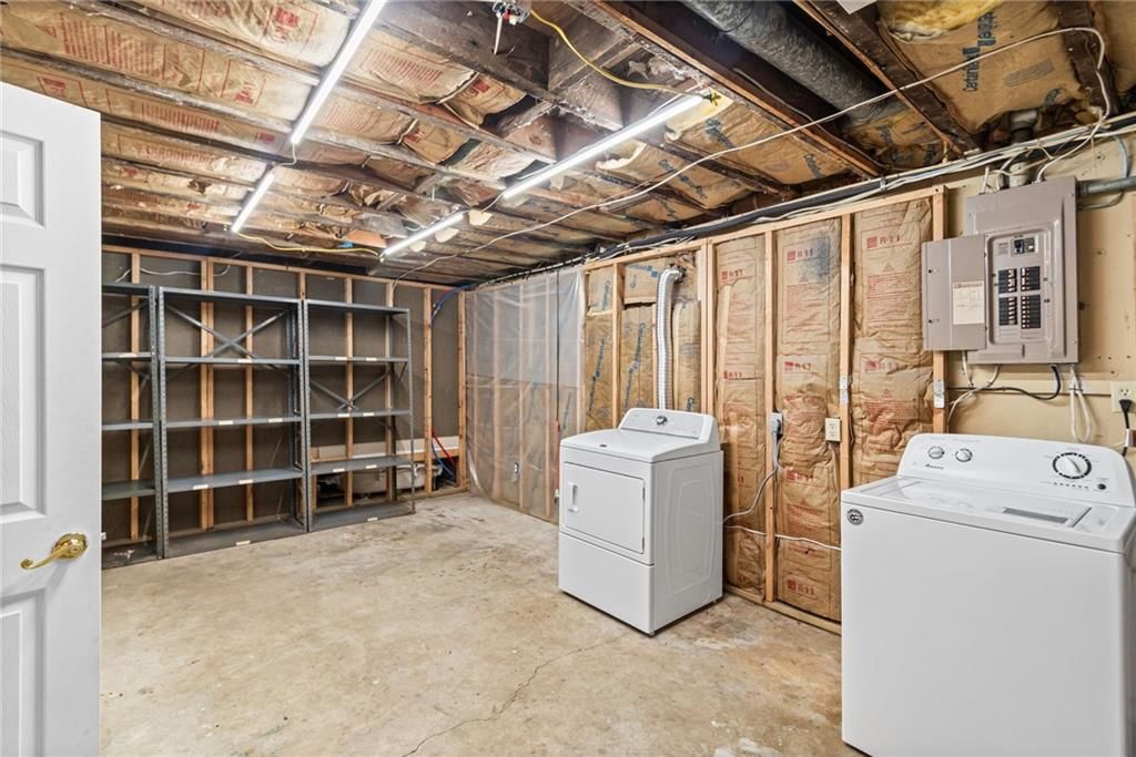 Photo 21 of 39 - 4516 NW Gleason Road, Kansas City, MO 64151