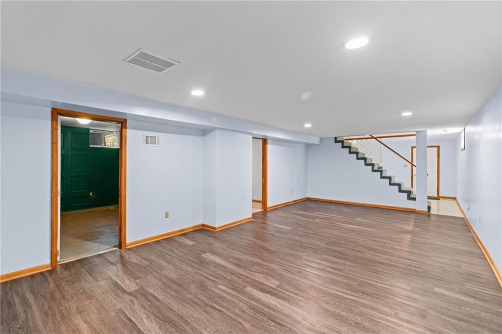 Photo 23 of 39 - 4516 NW Gleason Road, Kansas City, MO 64151