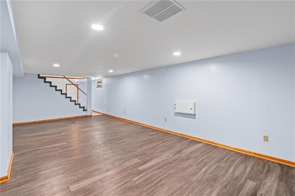Photo 24 of 39 - 4516 NW Gleason Road, Kansas City, MO 64151
