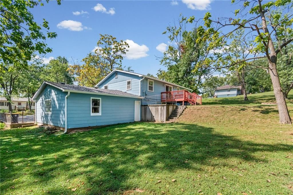 Photo 29 of 39 - 4516 NW Gleason Road, Kansas City, MO 64151