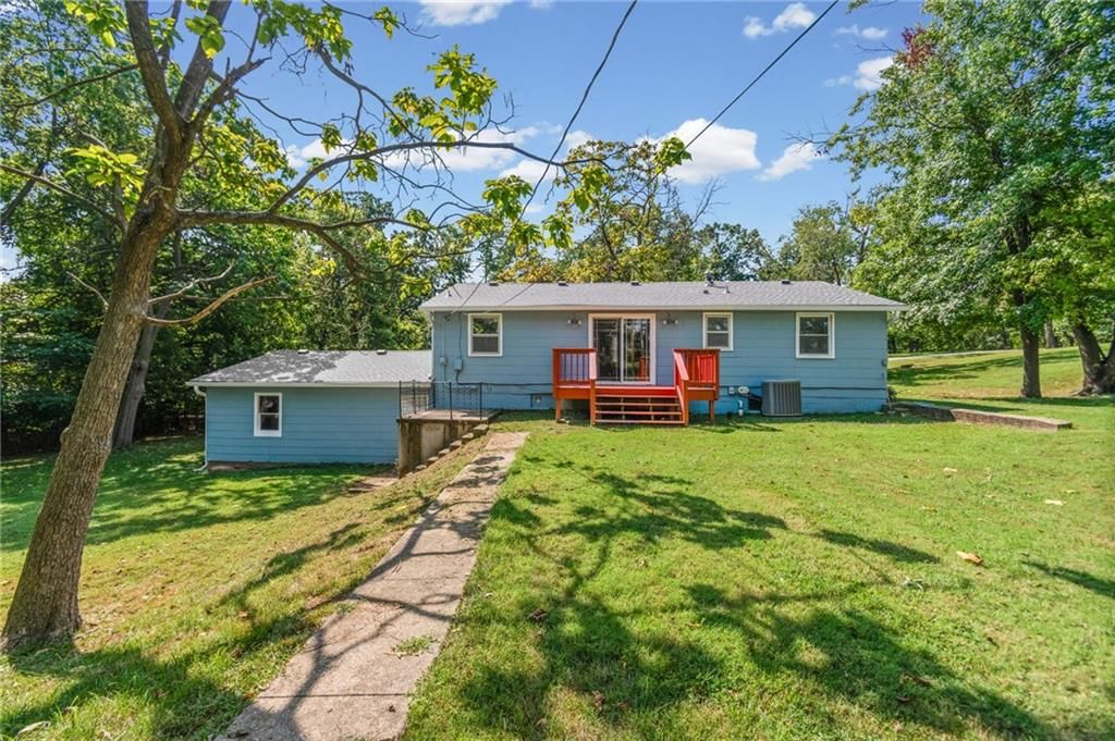 Photo 31 of 39 - 4516 NW Gleason Road, Kansas City, MO 64151