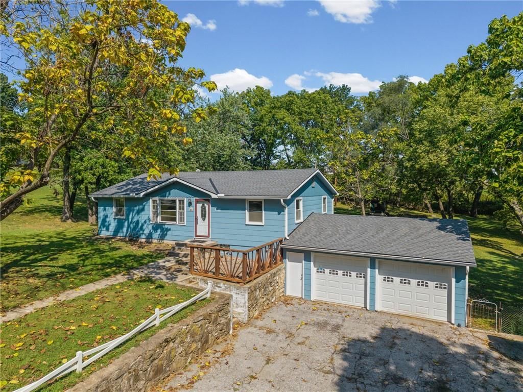 Deck, covered patio and wood deck at 4516 NW Gleason Road, Kansas City, MO 64151