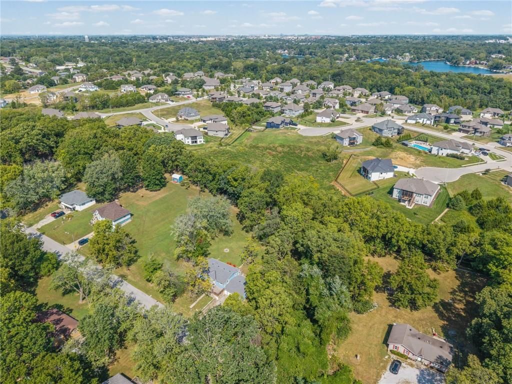 Photo 35 of 39 - 4516 NW Gleason Road, Kansas City, MO 64151