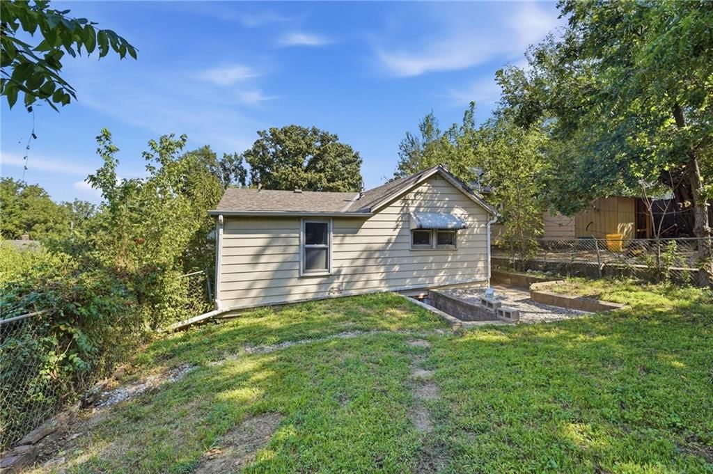 8725 E Smart Avenue — photo 15