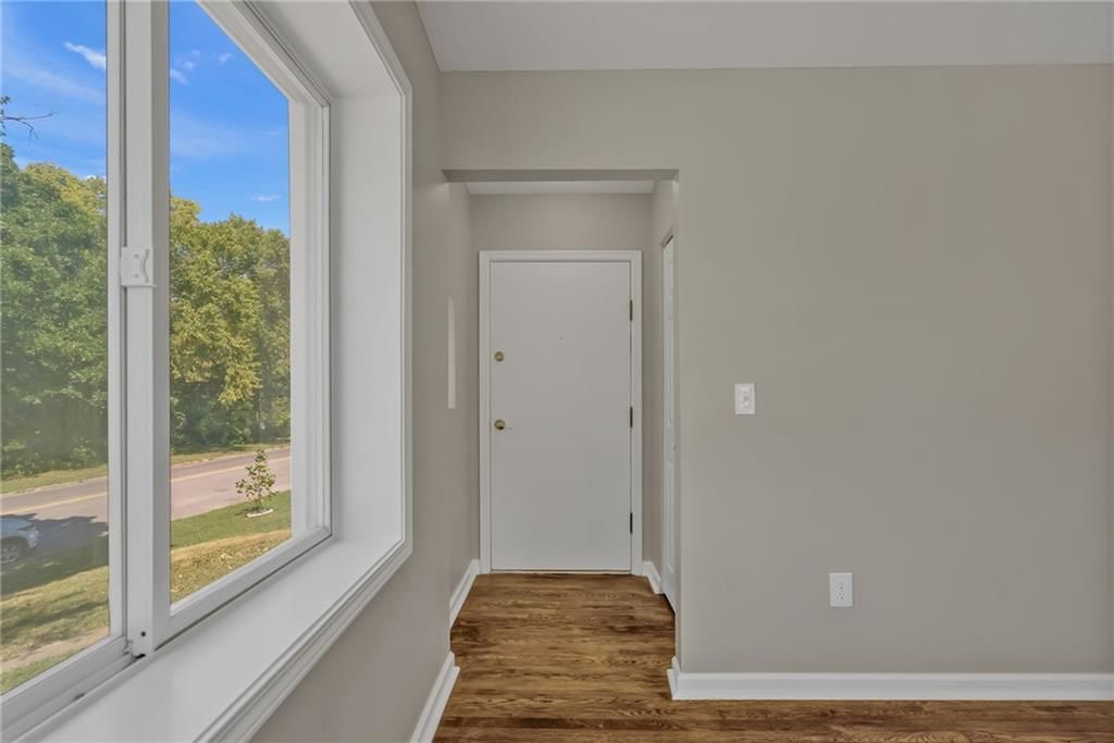 Photo 4 of 24 - 2663 Grandview Boulevard, Kansas City, KS 66102