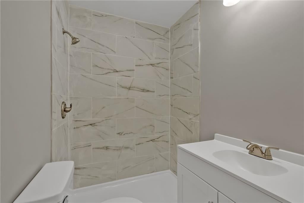 Photo 16 of 24 - 2663 Grandview Boulevard, Kansas City, KS 66102