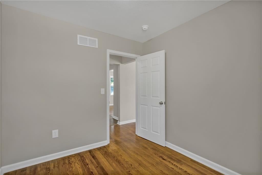 Photo 18 of 24 - 2663 Grandview Boulevard, Kansas City, KS 66102